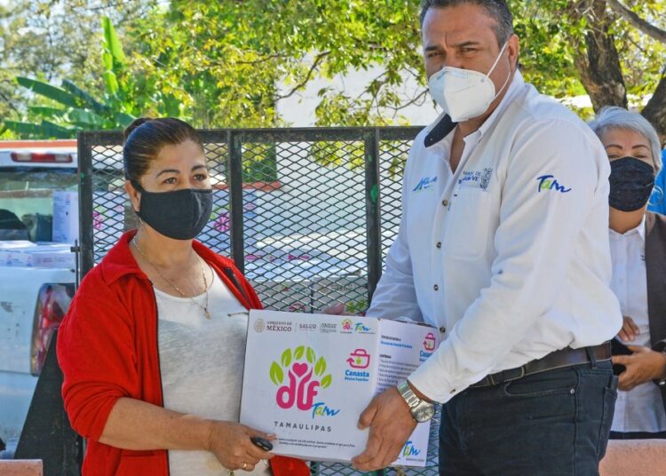 Entregan apoyos alimentarios en Jaumave