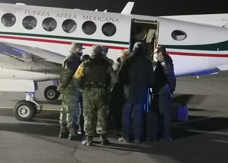 Arribaron a Nuevo Laredo en vuelo militar vacunas contra Covid-19