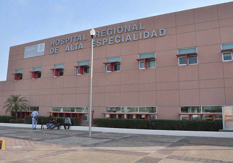 Vacunan con éxito a personal de salud del Hospital Regional de Alta Especialidad
