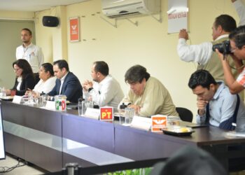 Entrega PT al IETAM registro de candidato sustituto para Soto La Marina