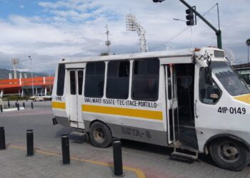 Niegan posible aumento a tarifa de microbuses