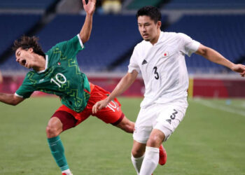 Lainez sale lesionado del partido de México ante Japón en los Juegos Olímpicos de Tokio 2020