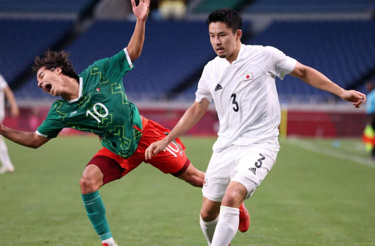 Lainez sale lesionado del partido de México ante Japón en los Juegos Olímpicos de Tokio 2020