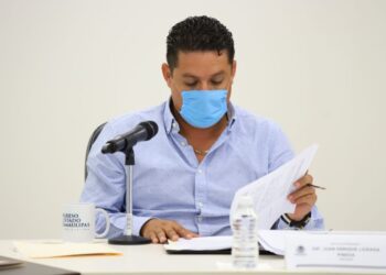 Tachan Consulta como desperdicio de dinero