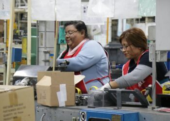 Exigen que maquiladoras de Tamaulipas paguen en dólares