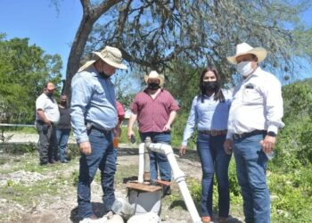 Llega el agua para poblados El Barranco y el Brasil