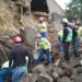 Se derrumba una pared de tierra sobre perros rescatados en la CDMX