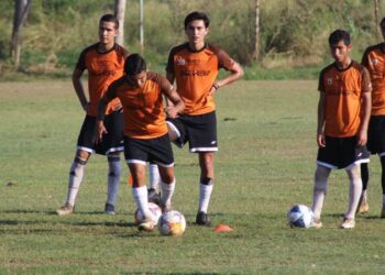 Presentan escuadra de Correcaminos para liga premier