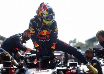 Castigo a Checo Pérez lo deja fuera del podio