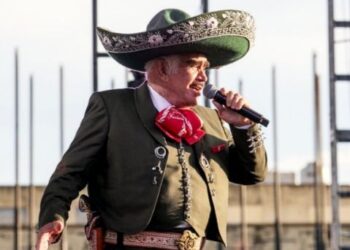 Vicente Fernández tendrá bioserie
