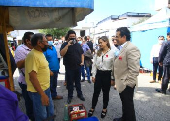 Ambulantes y Boleros respaldan a Lalo Gattas