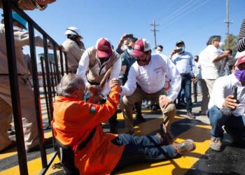 Atendio Gonzalez Valderrama a ciudadanos que buscaban hablar con AMLO en Madero