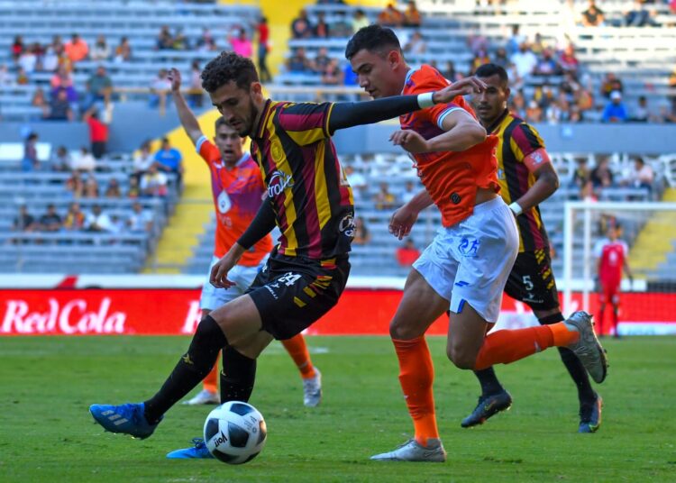 Cae Correcaminos ante Leones Negros