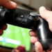 Sin corazón: papás jóvenes dejan morir de hambre a su bebé por jugar videojuegos