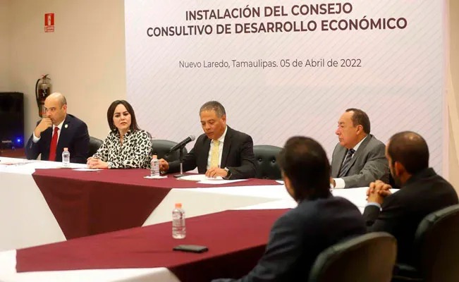 Toma Alcaldesa de NLD protesta a miembros del Consejo Consultivo de Desarrollo