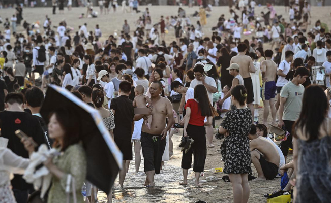 Llaman a miles a quedarse en casa debido a ola de calor en China