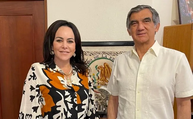 Alcaldesa de NLD se reúne con el Gobernador electo, Américo Villarreal