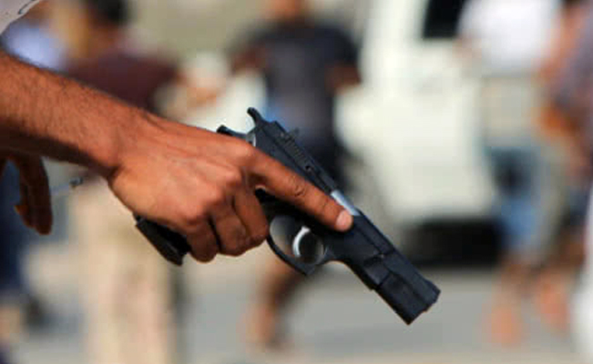 Padre de familia mata de 5 balazos al policía que violó a su hijita