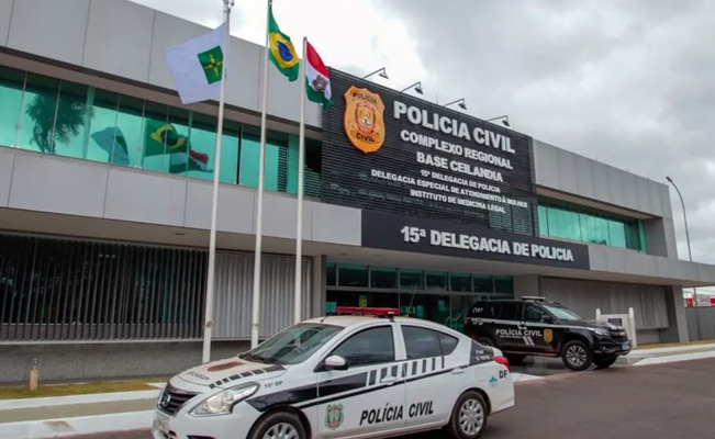 Le sale caro: viola a una indigente y los vecinos lo amarran a un poste