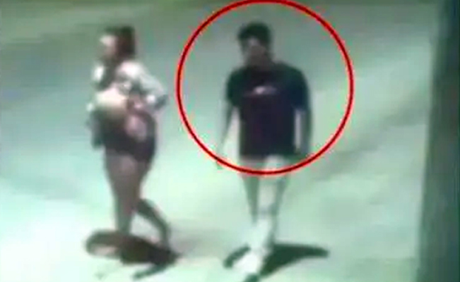 Cita mortal: le venda los ojos a su novio para que lo acribillen