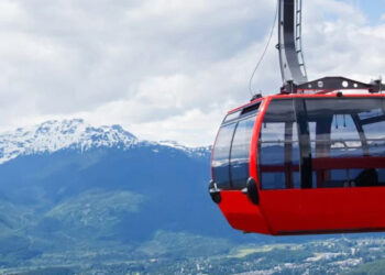 Reportan un muerto y un herido tras la caída de un teleférico en Canadá