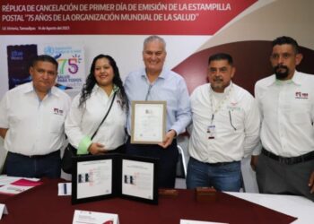 Presentan SST y SEPOMEX emisión especial de estampilla postal