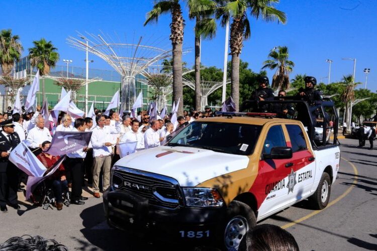 Entrega Gobernador cien patrullas más a la Guardia Estatal