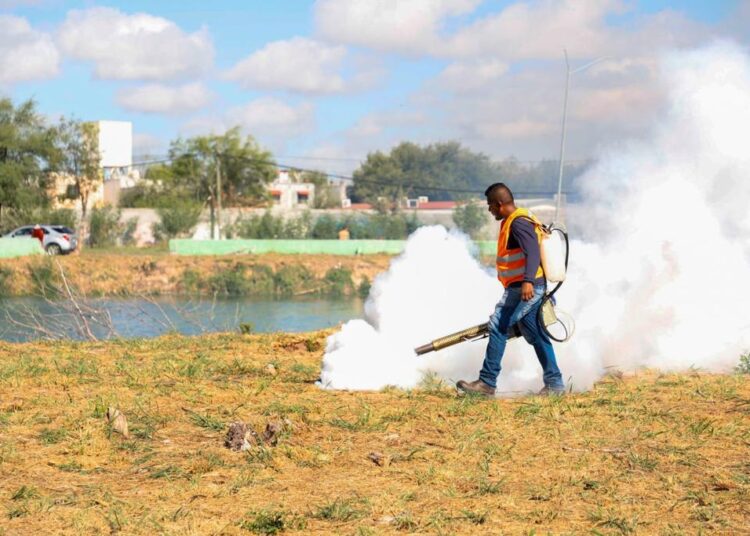 Fumigó el Gobierno de Reynosa calichera de Balcones de Alcalá