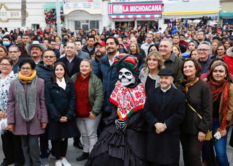 Inauguró Alcalde Carlos Peña Ortiz monumental altar