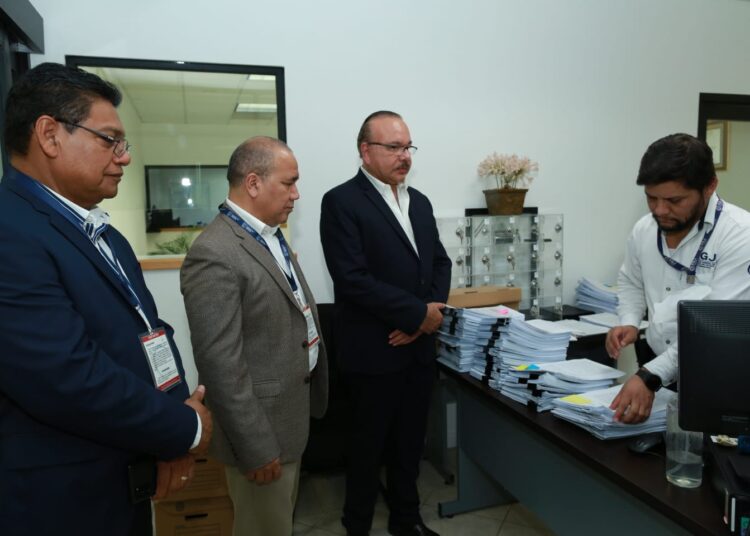 Presentan otras siete denuncias en contra de ex funcionarios públicos