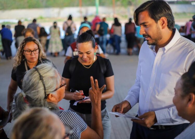 Inscribió Carlos Peña Ortiz a familias de Unidad Obrera en Programa Municipal
