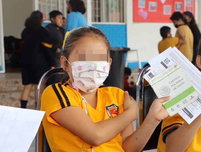 Invita SST a aplicar vacunas de influenza, COVID-19 y VPH
