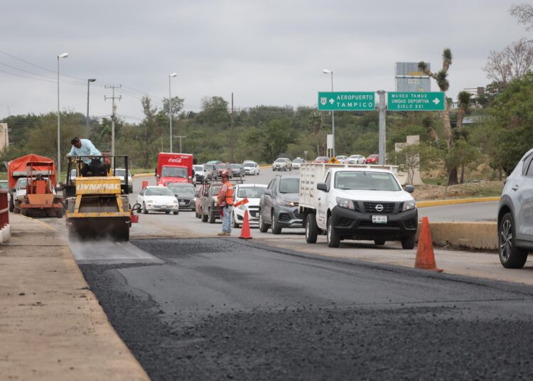 Continúa Municipio Victoria restaurando vialidades primarias de la ciudad