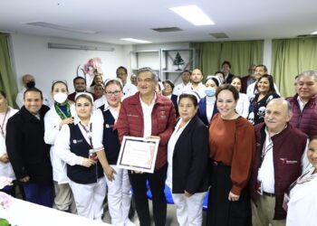 Inaugura Américo Centro de Radiología y supervisa hospitales en Nuevo Laredo