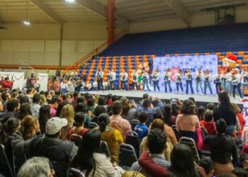 Preside esposa del rector festival navideño de la UAT 2023